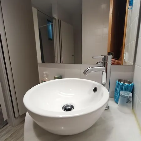 Vandrarhem Cachinnans & *