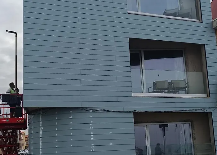 Cachinnans & אכסניה *